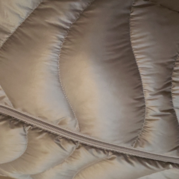 Andrew Mark light downfilled winter jacket - Picture 2 of 8